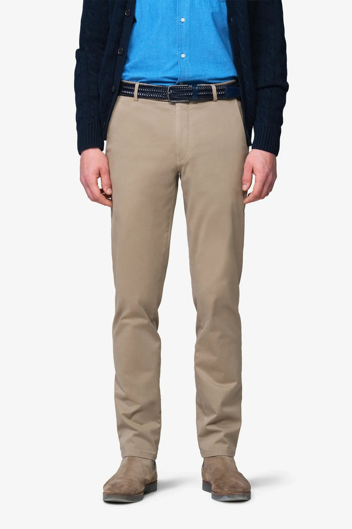Meyer Bonn Chino – Beige-89% katoen, 8% elastomultiester, 3% elastaan-HEREN BROEKEN-Beige