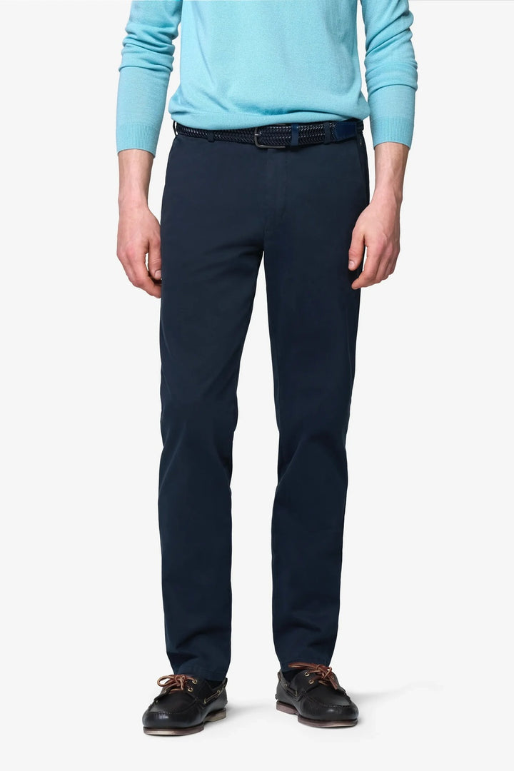 Meyer Bonn Chino – Blauw-89% katoen, 8% elastomultiester, 3% elastaan-HEREN BROEKEN-Blauw