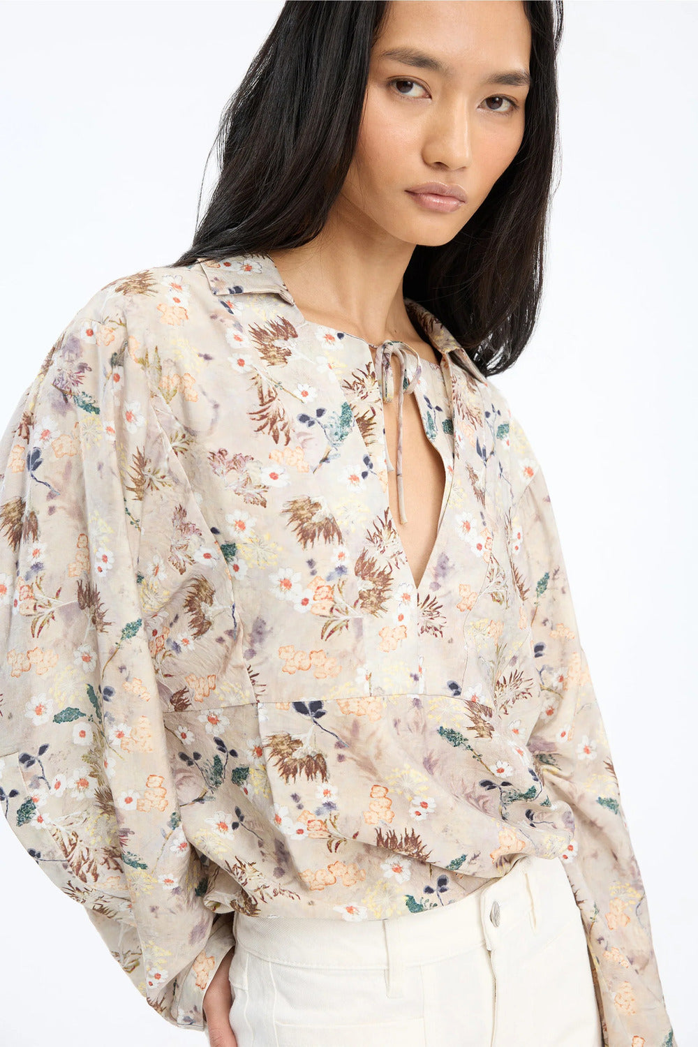 MUNTHE Babette Blouse – Beige-85% viscose, 15% polyamide-DAMES TOPS & BLOUSES-Beige