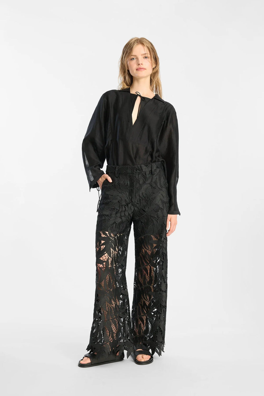 MUNTHE Babette Blouse – Zwart-84% lyocell, 16% polyester-DAMES TOPS & BLOUSES-Zwart