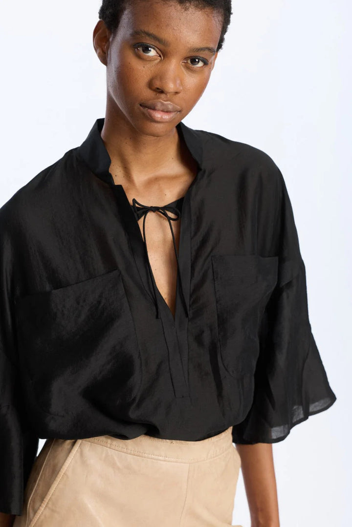 MUNTHE Birkson Blouse lange mouw – Zwart-84% lyocell, 16% polyester-DAMES TOPS & BLOUSES-Zwart