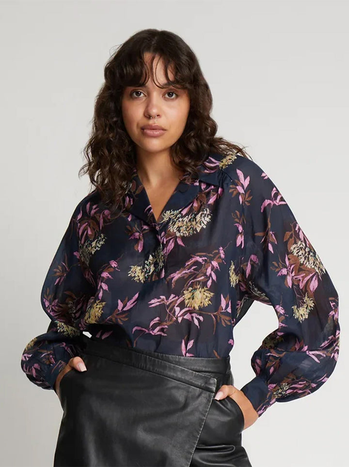 MUNTHE blouse SUSANI-50% Cupro 50% Organic Cotton-DAMES TOPS & BLOUSES-Blauw