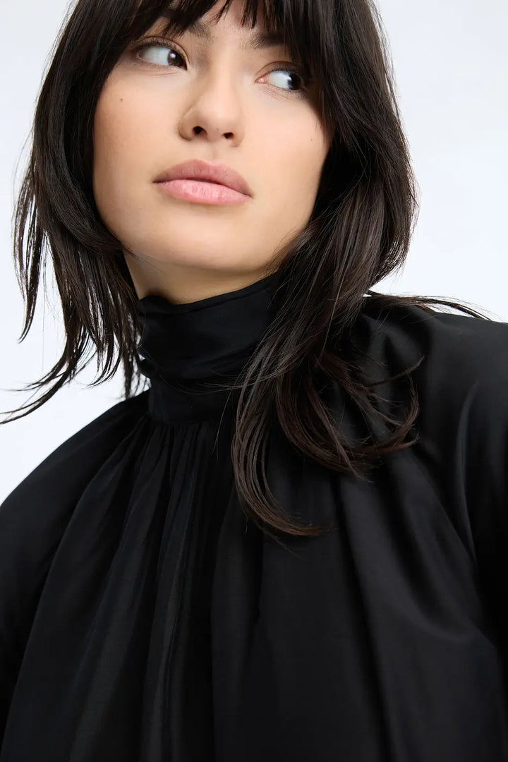 MUNTHE Calyppa Blouse – Zwart-80% viscose, 20% zijde-DAMES TOPS & BLOUSES-Zwart