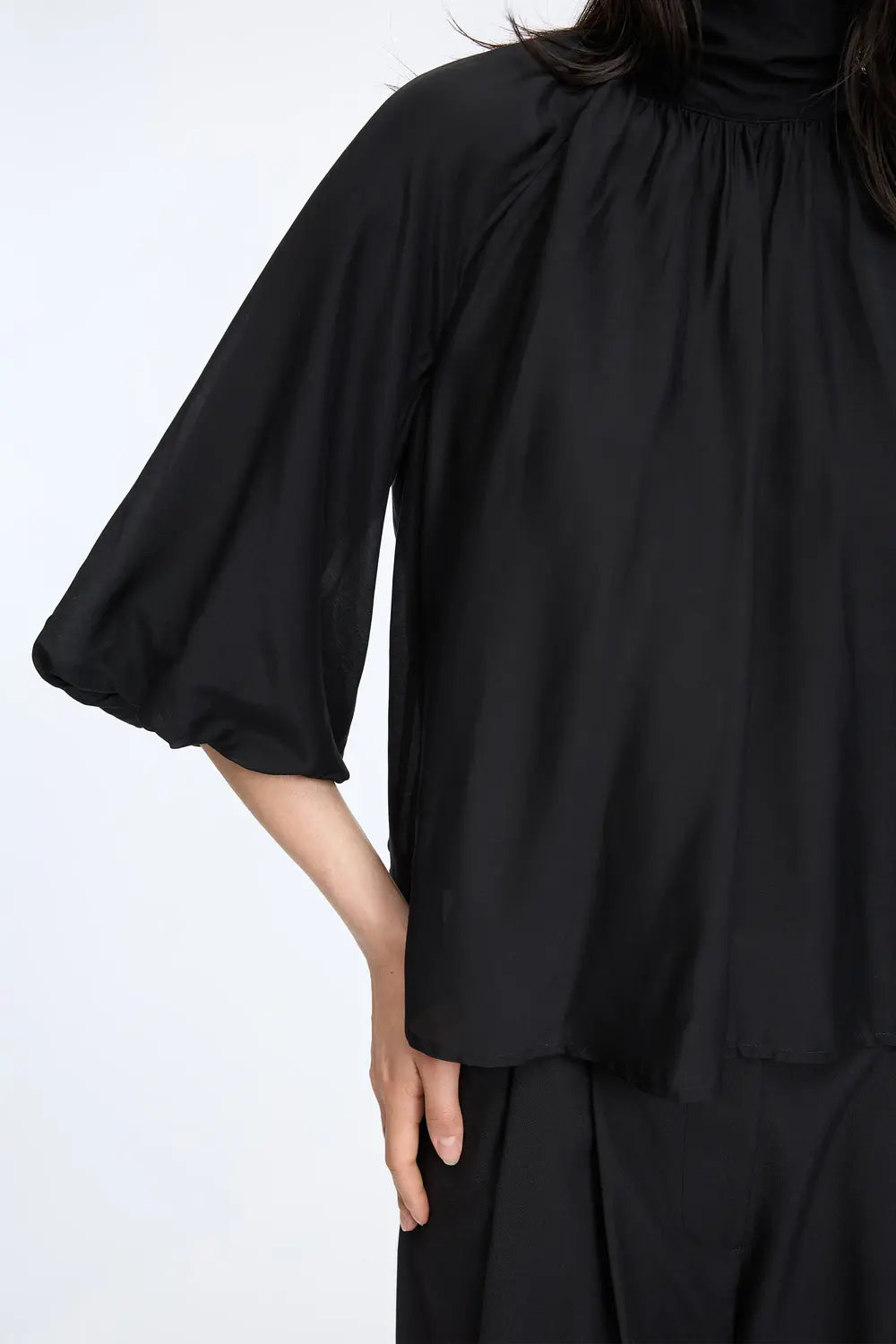 MUNTHE Calyppa Blouse – Zwart-80% viscose, 20% zijde-DAMES TOPS & BLOUSES-Zwart