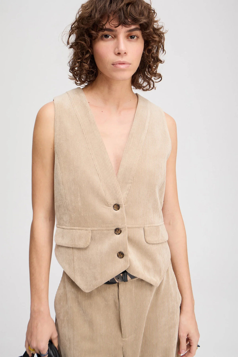 MUNTHE Lillian Gilet – Beige-88% polyester, 11% polyamide, 1% elasthaan-DAMES BLAZERS & GILETS-Beige