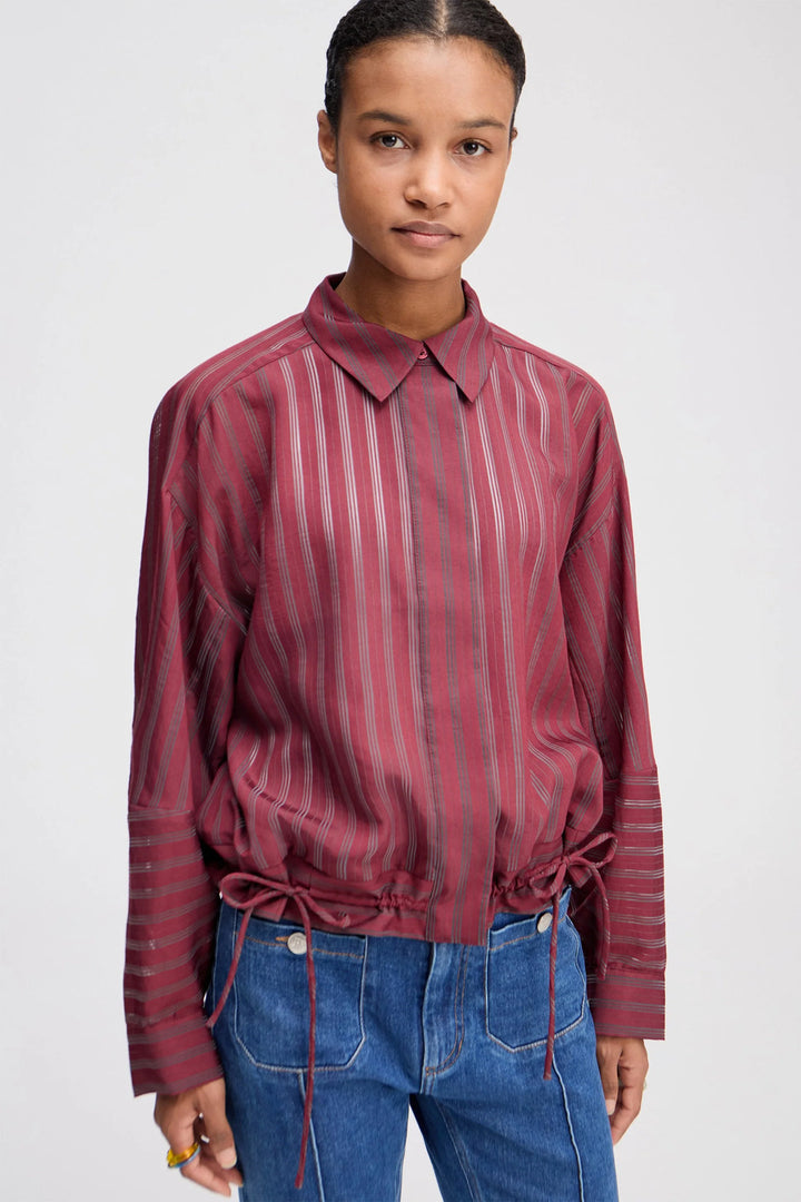 MUNTHE Loasta Blouse – Bordeaux (Rood)-81% viscose, 12% polyamide, 7% polyester-DAMES TOPS & BLOUSES-Rood