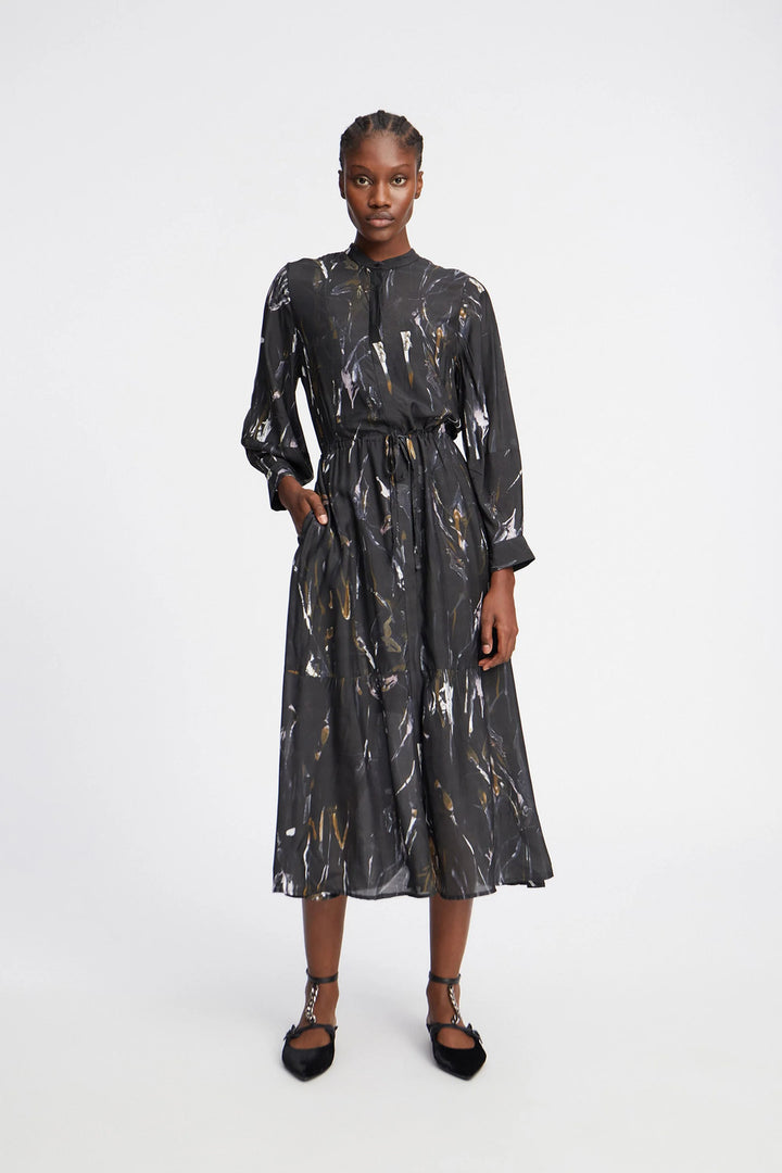 MUNTHE Portland Lange Jurk – Black-87% lenzing, 13% polyester-DAMES JURKEN-Zwart