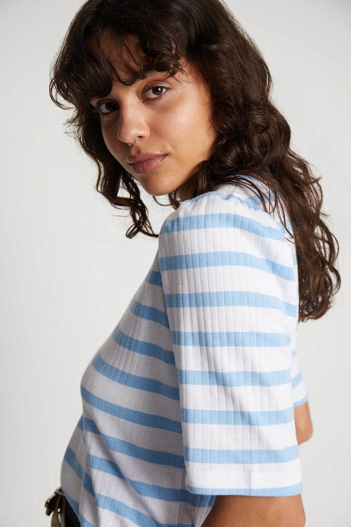 MUNTHE t-shirt JIKOLAZ light blue-100% biologisch katoen-DAMES TOPS & BLOUSES-Blauw