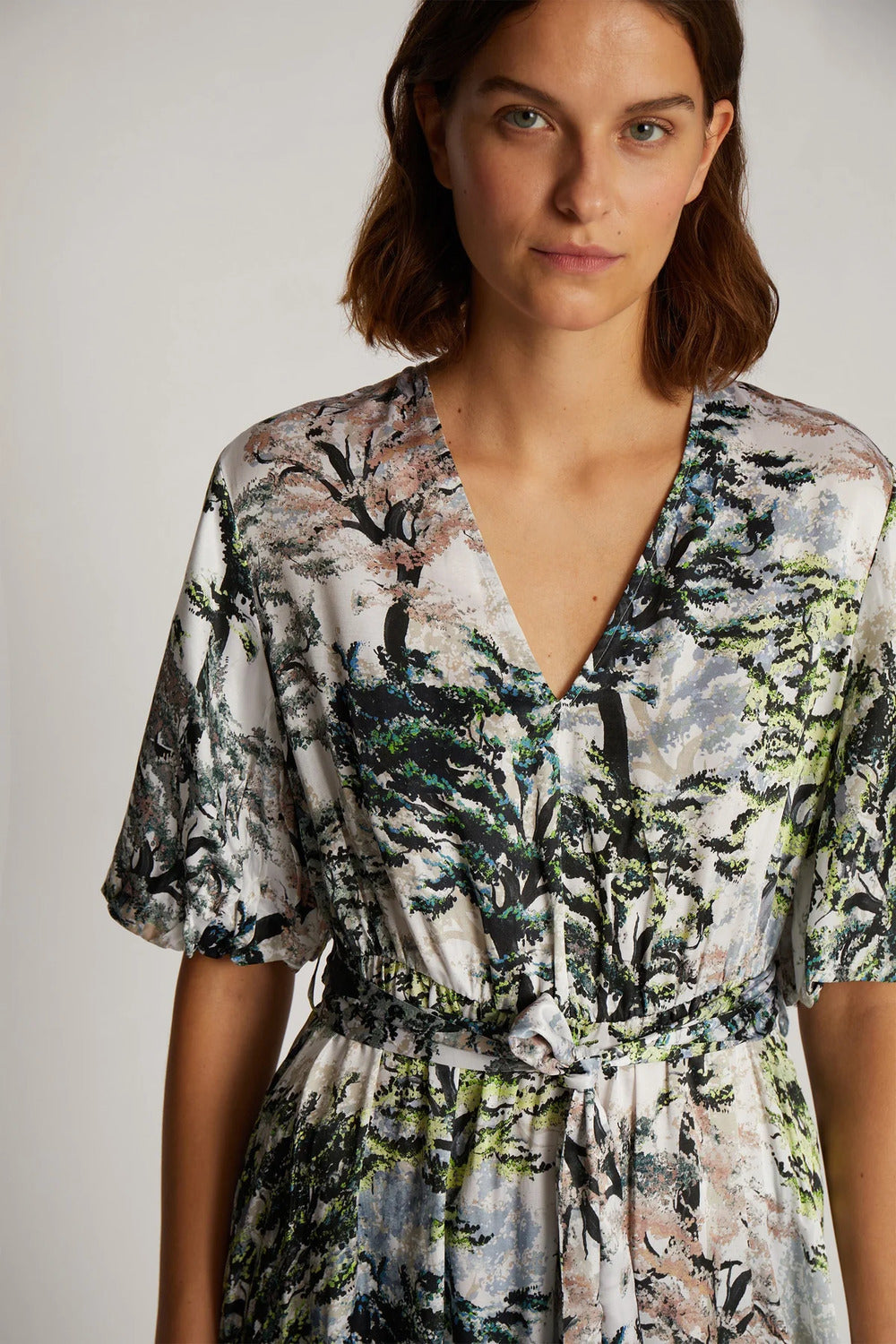 MUNTHE VENCER jurk-65% Viscose(Ecovero)35% Silk-DAMES JURKEN-Groen