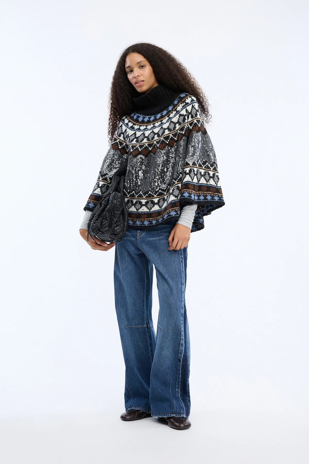 MUNTHE VERST Gebreide Poncho – Zwart-50% polyacryl, 28% polyamide, 14% wol, 8% alpaca-DAMES TRUIEN & VESTEN-Zwart