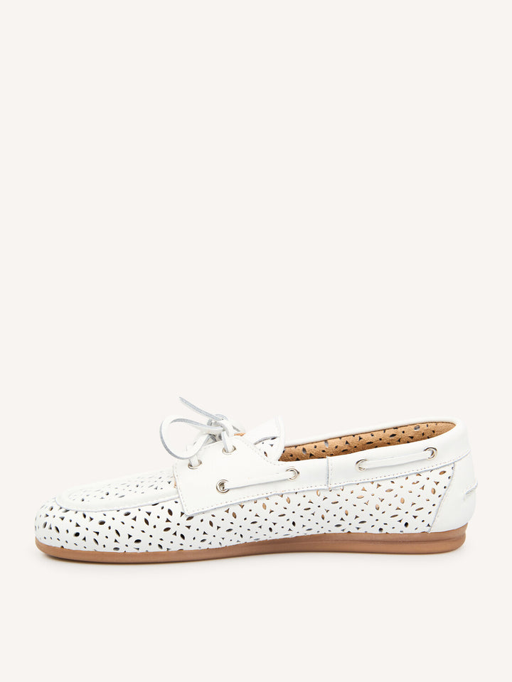 Posa Boat Loafer Perforated – Off White-DAMES SCHOENEN-Wit
