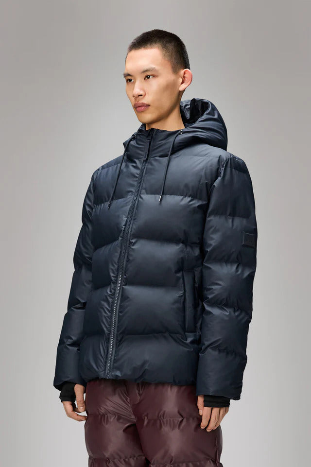 RAINS Alta Puffer Jacket W3T3 – Navy-100% PES (polyester)<br />-HEREN JASSEN & JACKS-Blauw