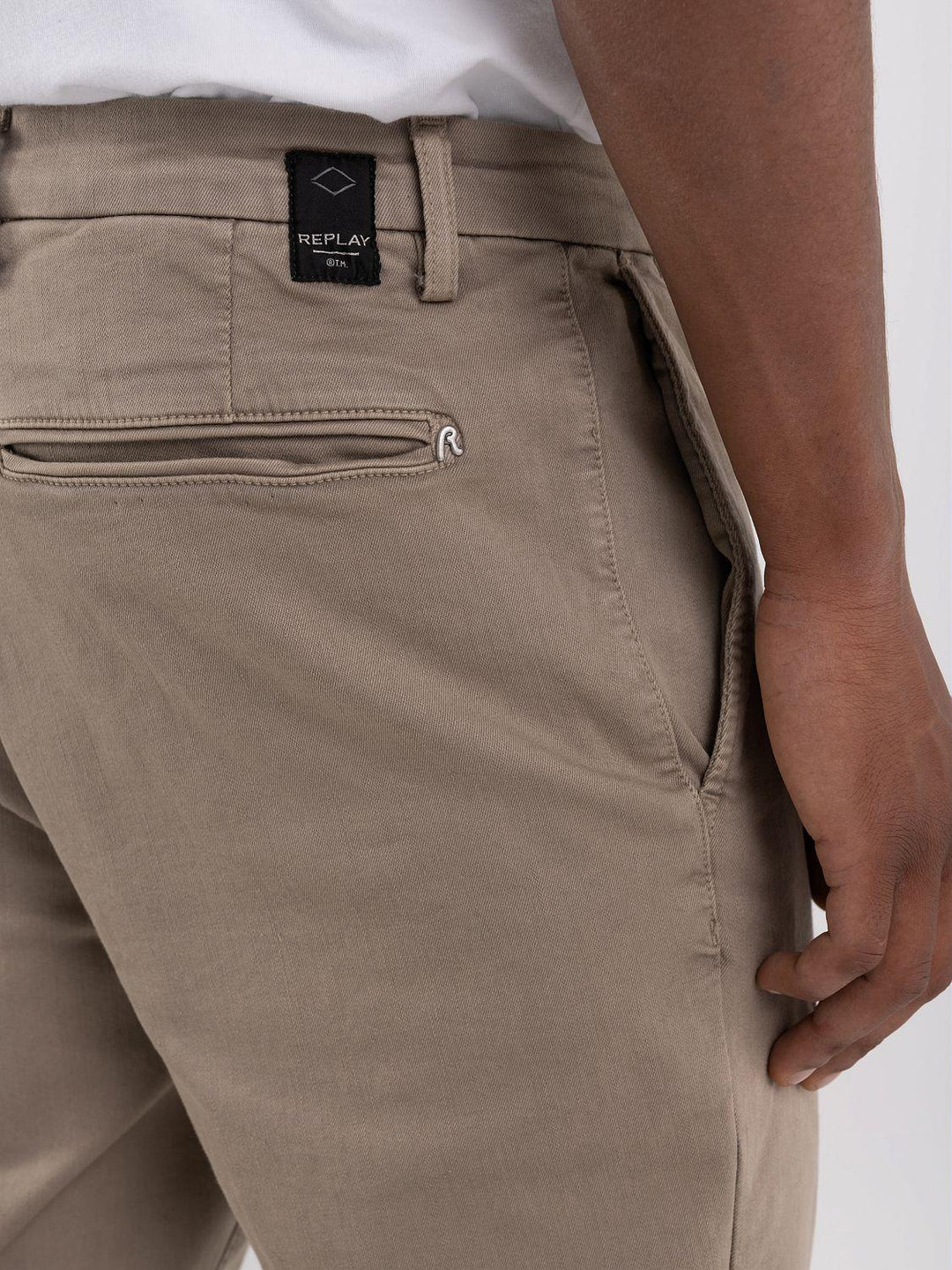 Replay chino BENNI-91% katoen, 6% elastomultiester, 3% elasthaan-HEREN BROEKEN-Beige