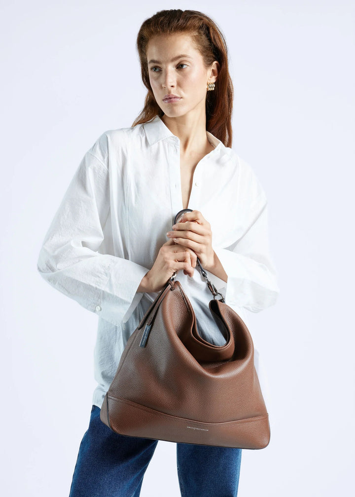 Smaak Amsterdam „Tuur” Hobo‑bag – Camel Bruin-DAMES ACCESSOIRES-Bruin