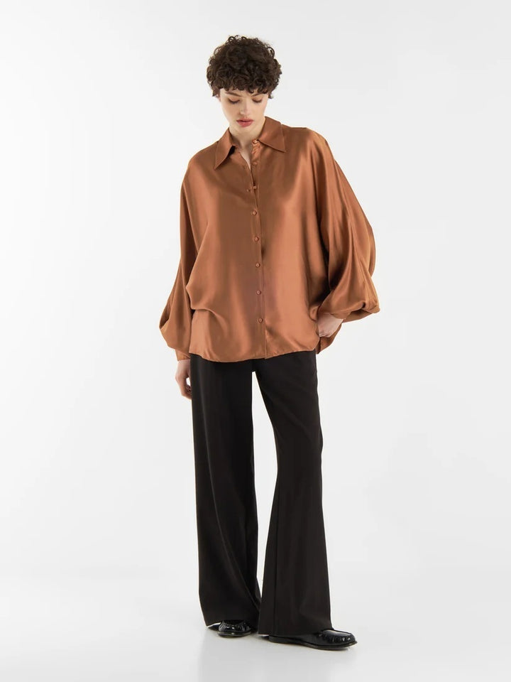 SoSUE Antonia Shiny Blouse – Bruin-60% rayon, 40% viscose-DAMES TOPS & BLOUSES-Bruin