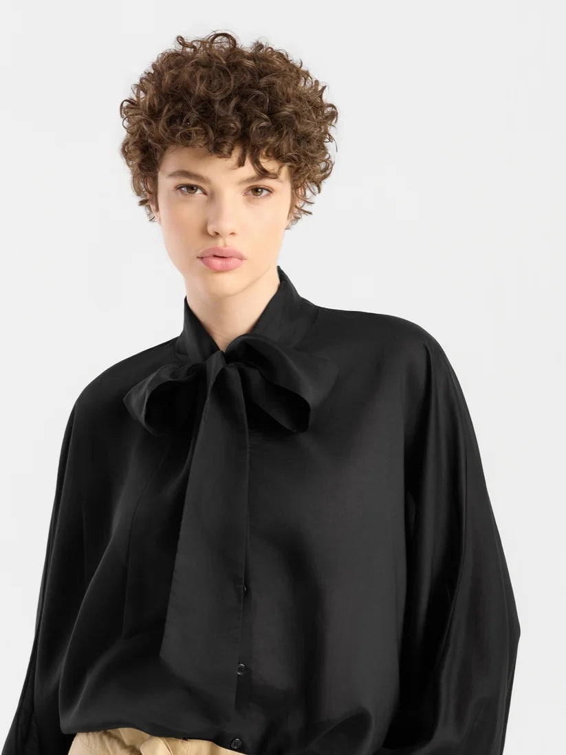 SoSUE Antonia Strikblouse – Zwart-85% lyocell, 15% polyester-DAMES TOPS & BLOUSES-Zwart