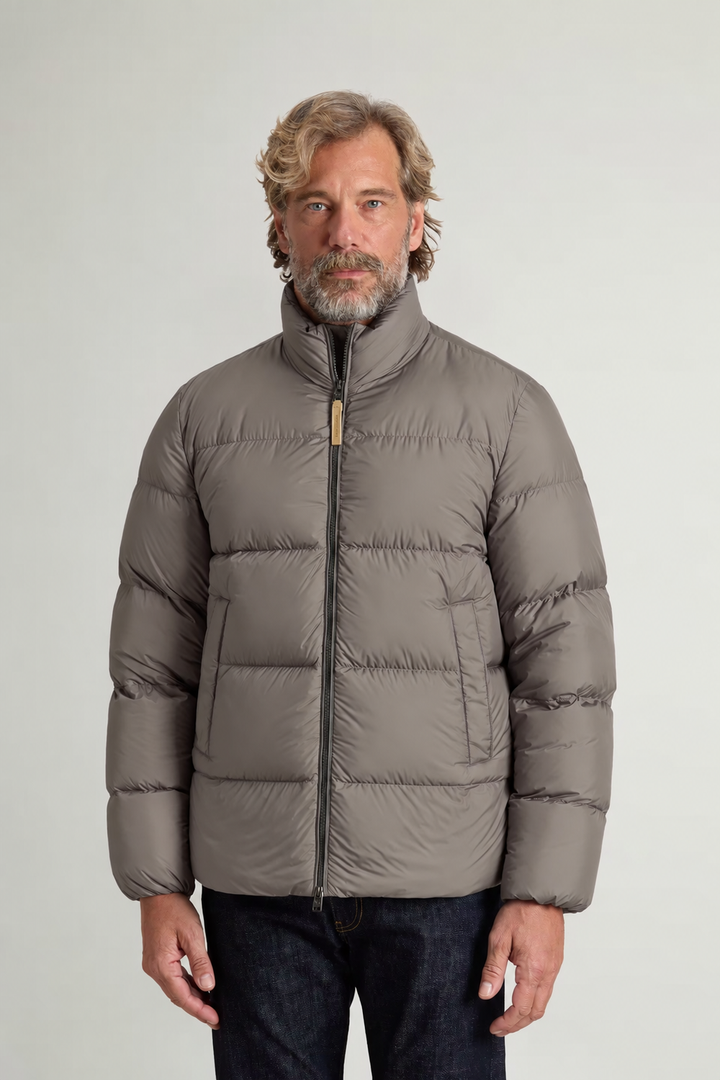 Woolrich Cloud Donsjack – Bruin-100% polyester<br />Voering: 100% polyamide-HEREN JASSEN & JACKS-Bruin