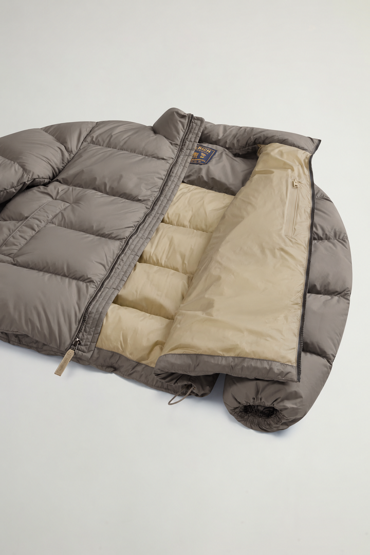 Woolrich Cloud Donsjack – Bruin-100% polyester<br />Voering: 100% polyamide-HEREN JASSEN & JACKS-Bruin