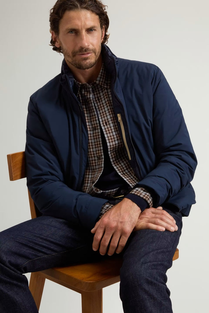 Woolrich Cloud Lewis Bomber – Blauw-100% polyester<br />Voering: 100% polyamide-HEREN JASSEN & JACKS-Blauw