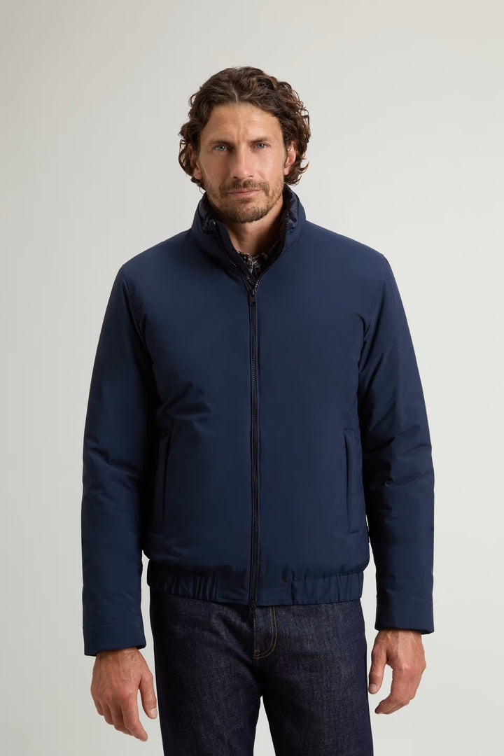 Woolrich Cloud Lewis Bomber – Blauw-100% polyester<br />Voering: 100% polyamide-HEREN JASSEN & JACKS-Blauw