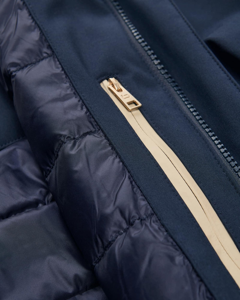 Woolrich Soft Shell Barrow Mac – Blauw-94% polyester, 6% elastaan-HEREN JASSEN & JACKS-Blauw