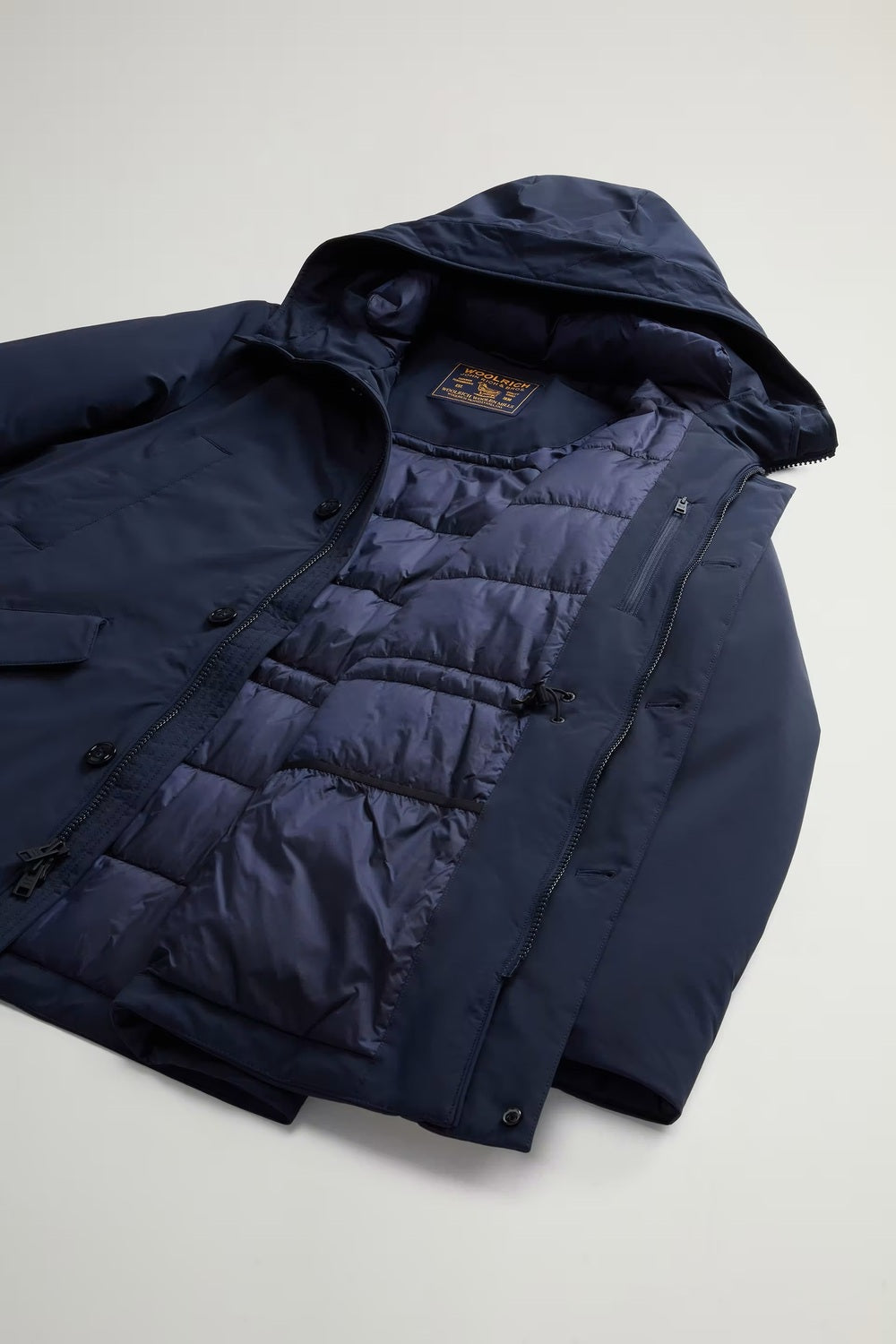 Woolrich Stretch Parka – Blauw-84% polyamide, 16% elastaan<br />Voering: 100% polyamide<br />Vulling: 100% polyester / 90