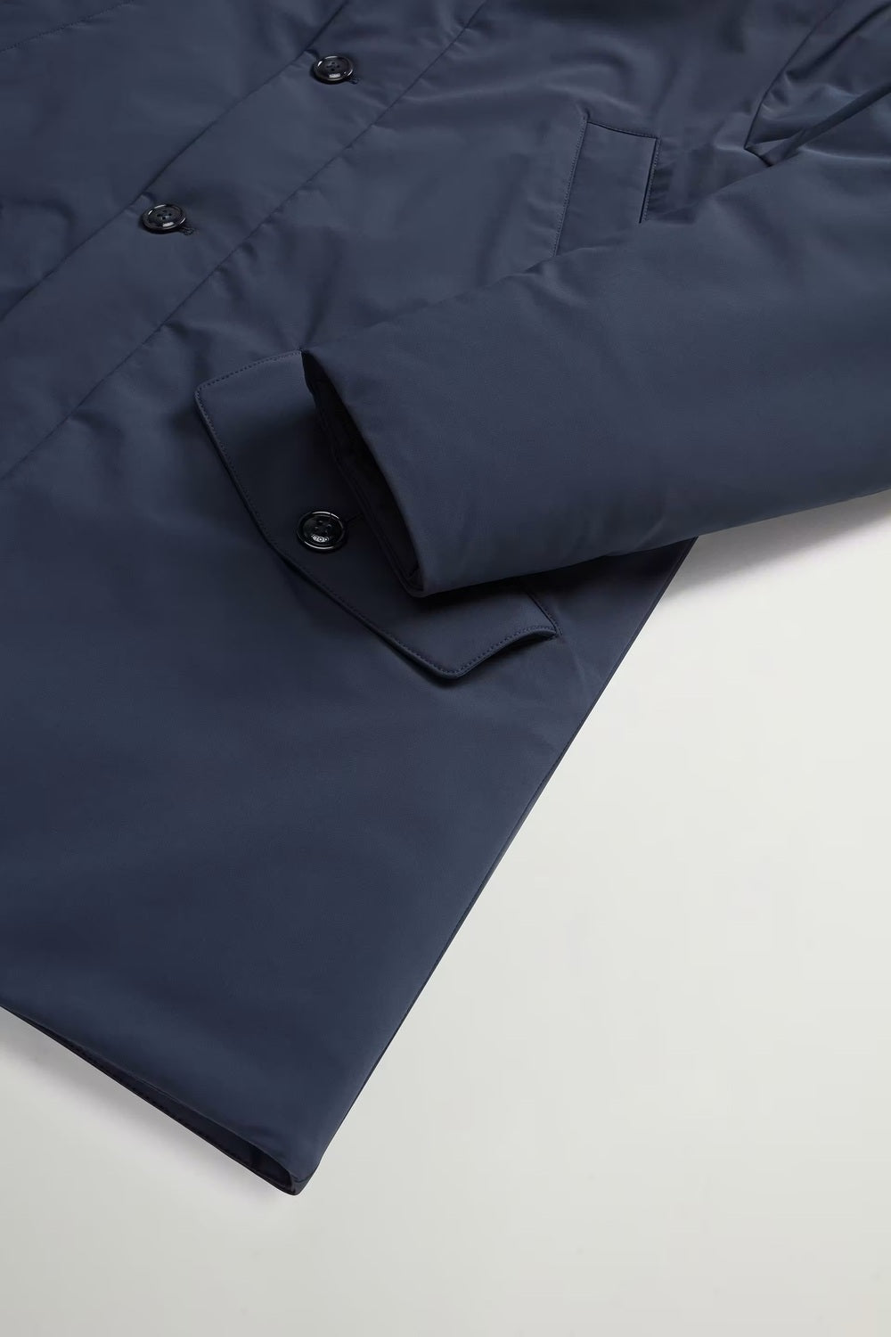 Woolrich Stretch Parka – Blauw-84% polyamide, 16% elastaan<br />Voering: 100% polyamide<br />Vulling: 100% polyester / 90